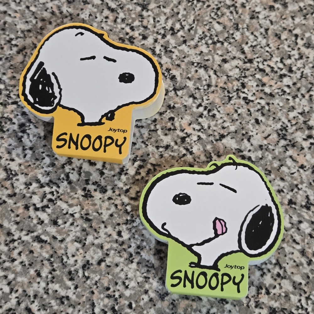 Peanuts: Snoopy Notepad Yellow Or Green